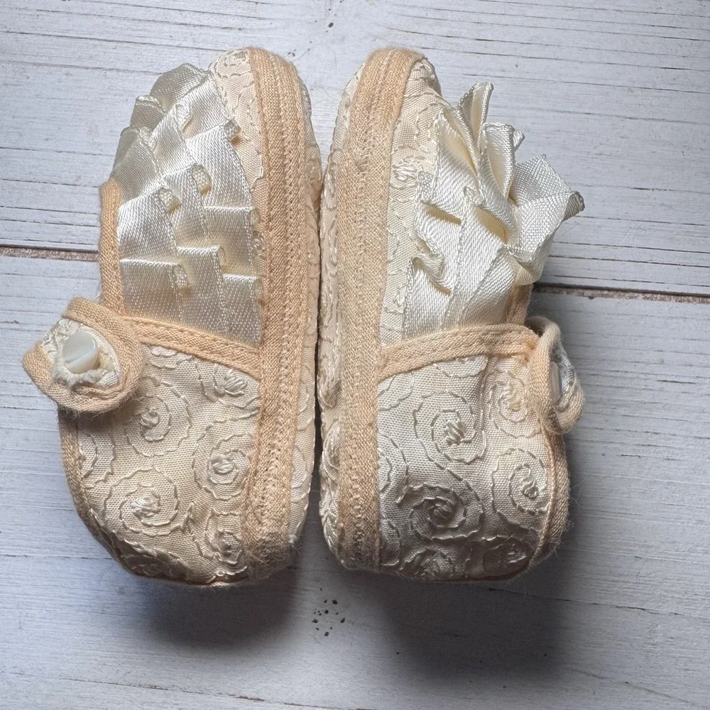 Vintage Pink Cotton Felt Baby Shoes Satin Crib‎ Shoes